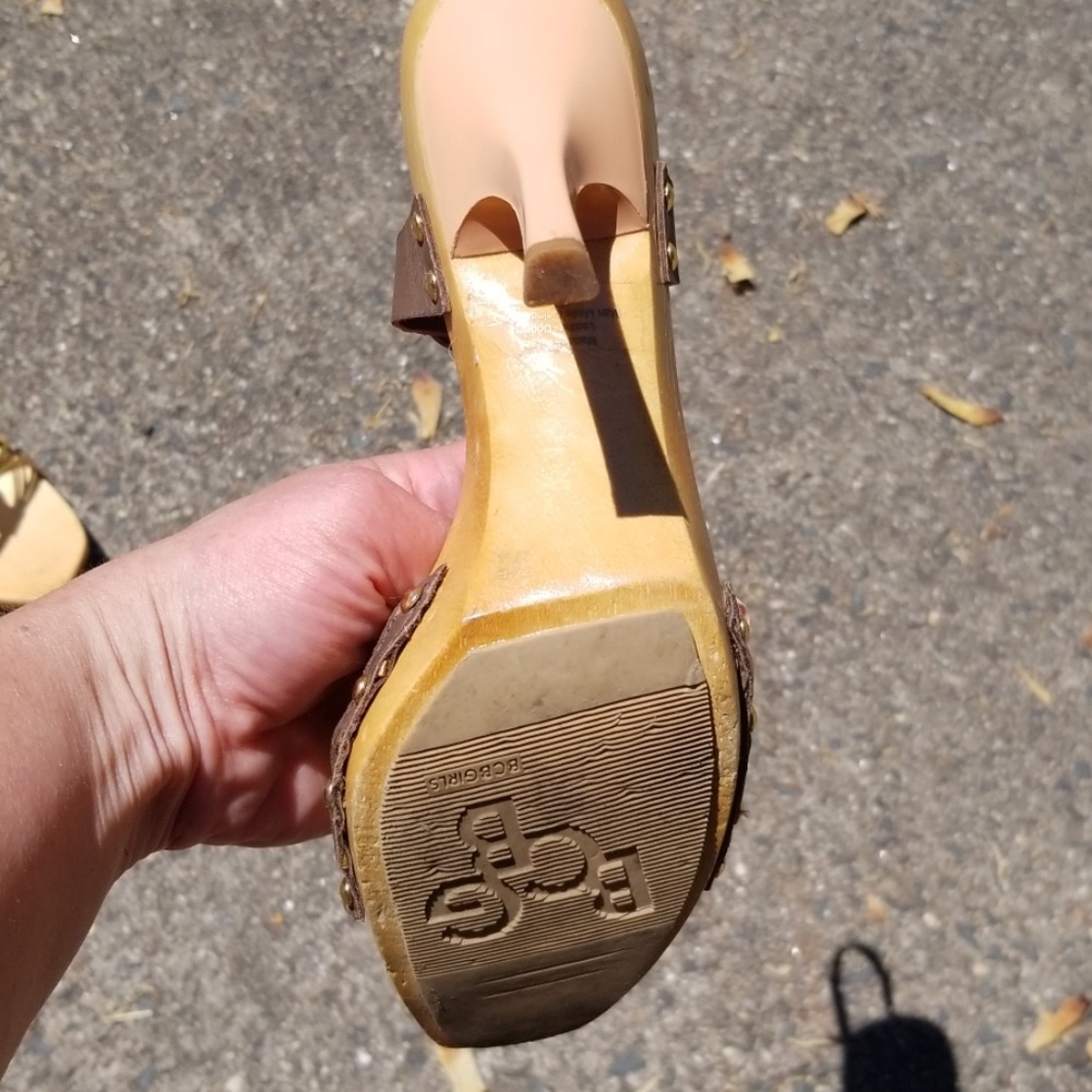 shoes - Picture 3 of 4
